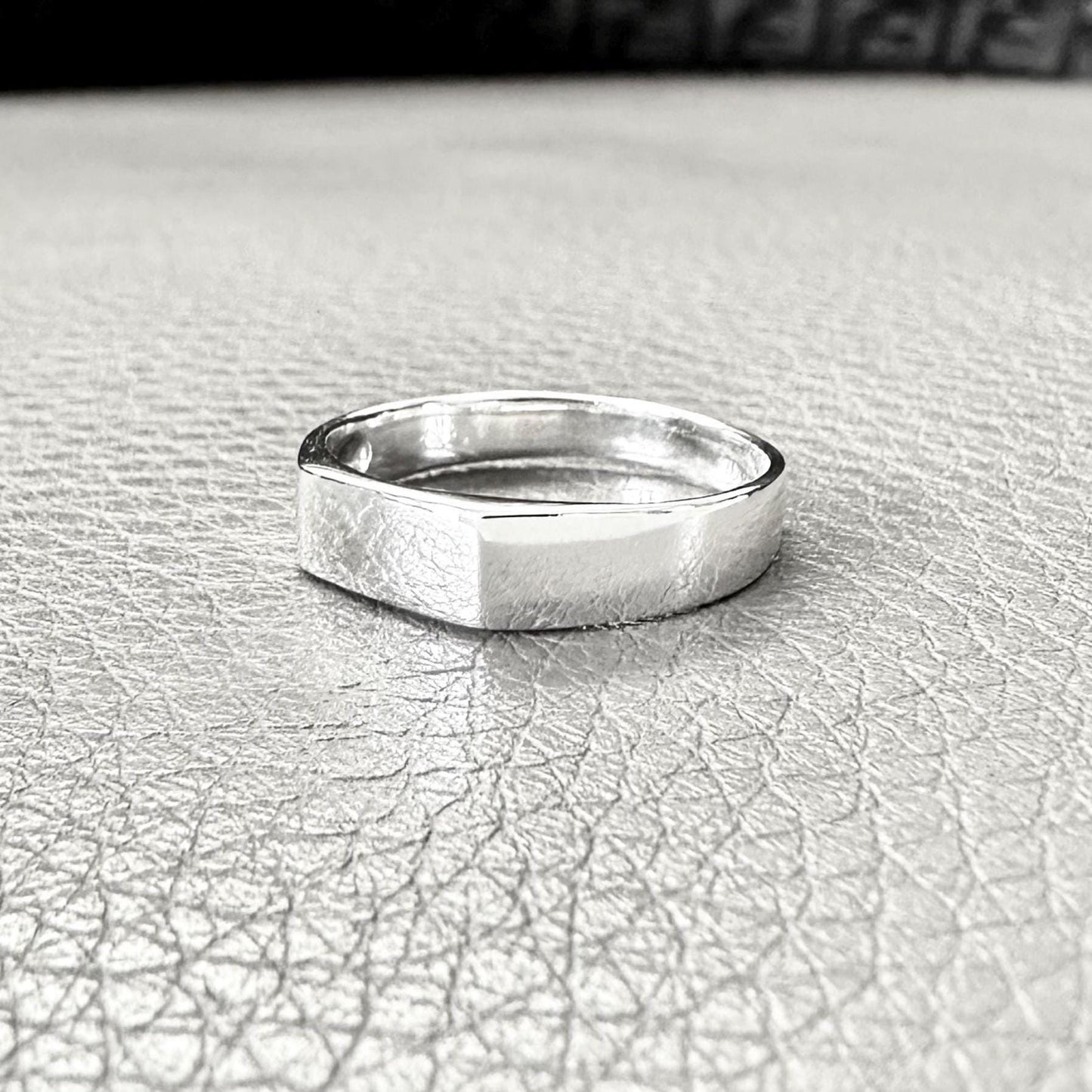 Plain Band Women Ring