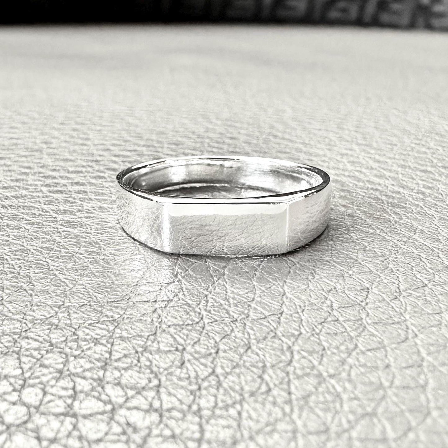 Plain Band Women Ring