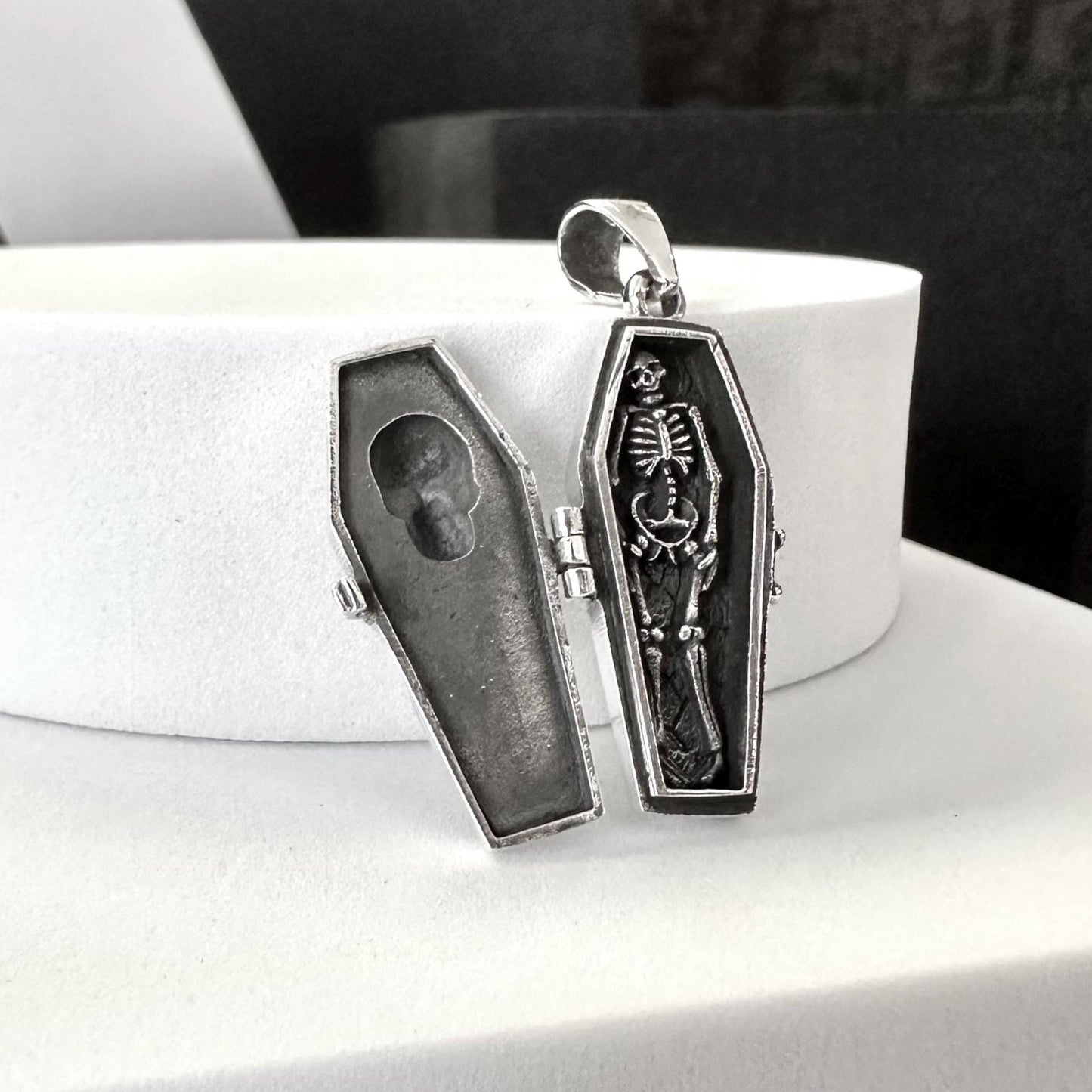 Skull Gothic Punk Skeleton Coffin Locket Pendant/Necklace