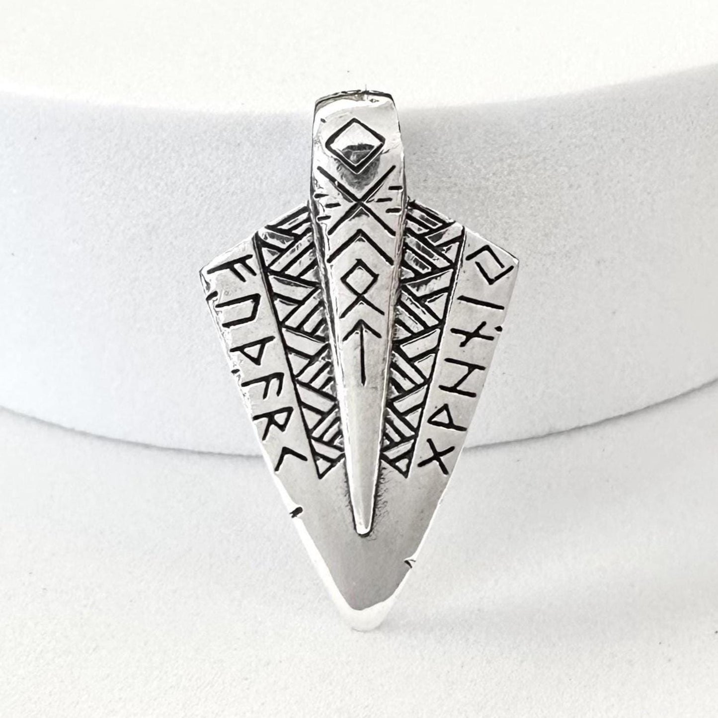 Gungnir Viking Norse Spear Head Arrowhead Pendant/Necklace