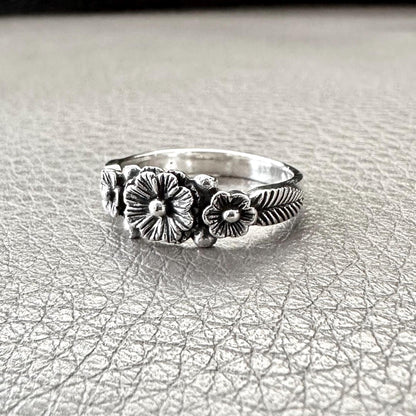 Daisy Flower Ring
