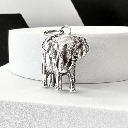 Elephant Thailand Wild Life Pendant/Necklace