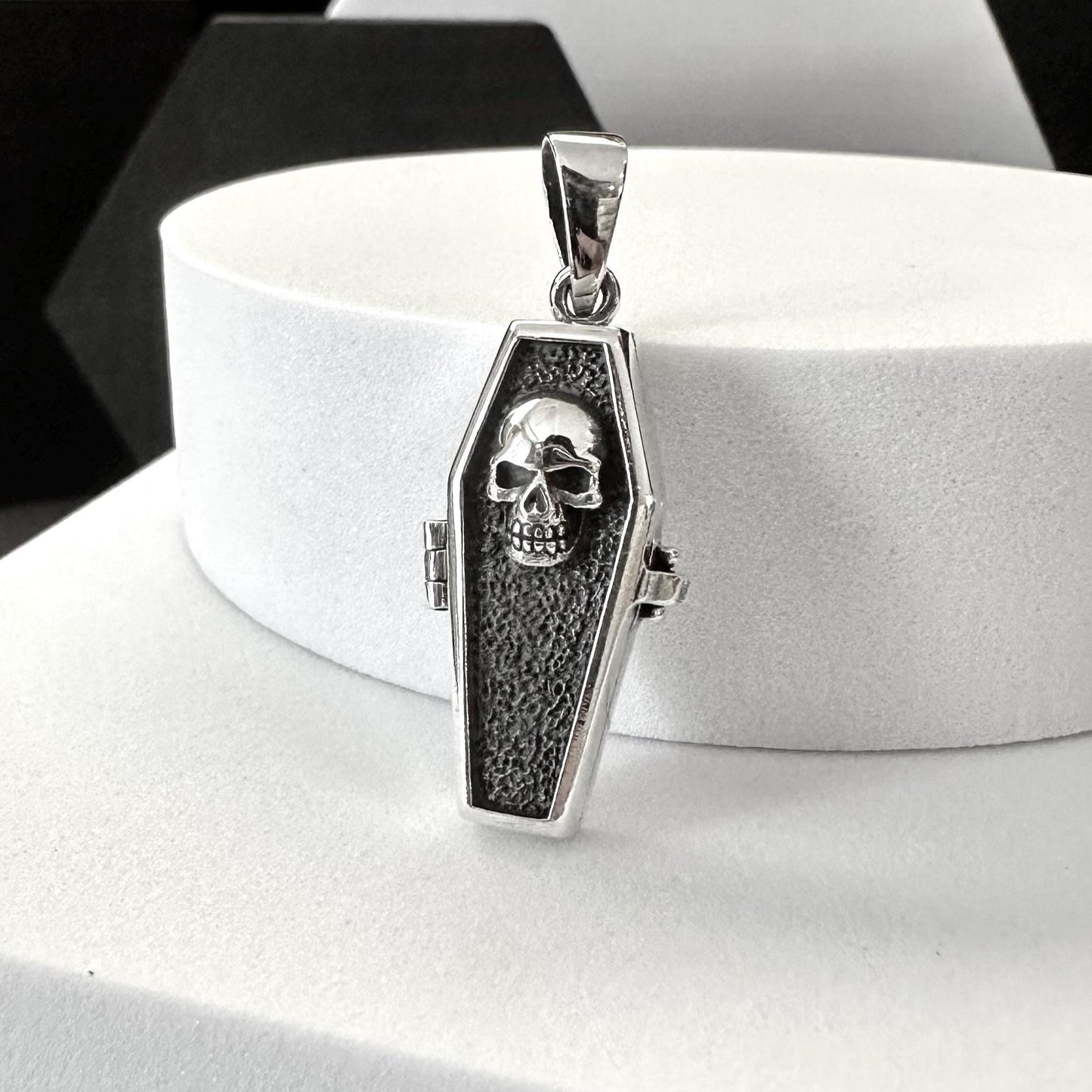 Skull Gothic Punk Skeleton Coffin Locket Pendant/Necklace