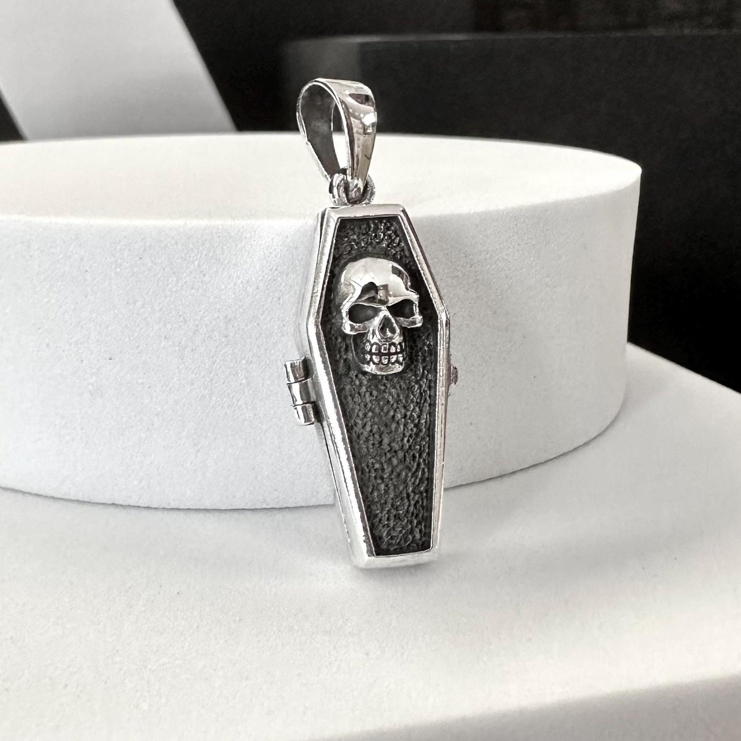 Skull Gothic Punk Skeleton Coffin Locket Pendant/Necklace
