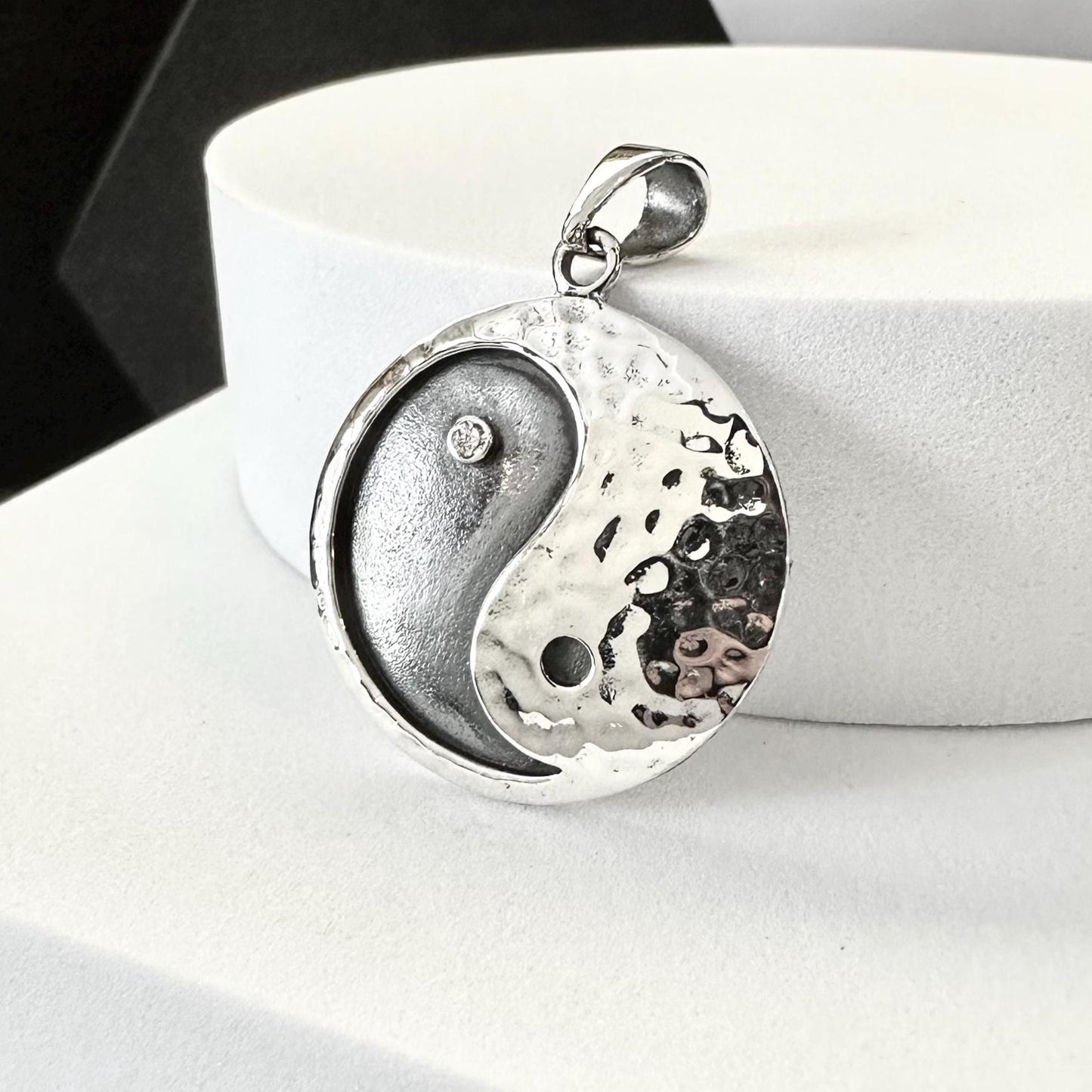 Yin Yang Taijitu Chinese Philosophy Balance Pendant/Necklace