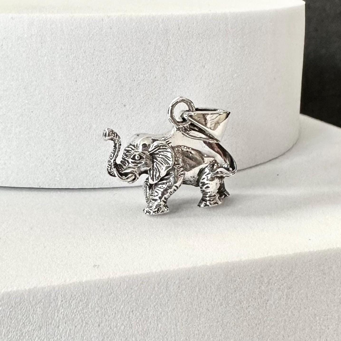 Elephant Thailand Wild Life Animal Pendant/Necklace