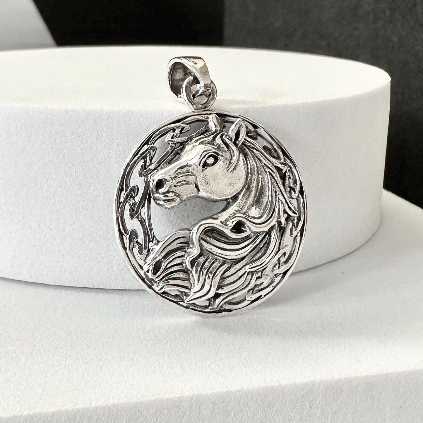 Sleipnir Pendant Viking Legend Mythology Odin Horse Pendant/Necklace