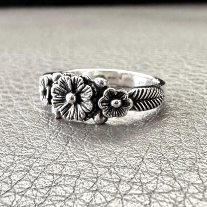 Daisy Flower Ring