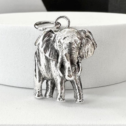 Elephant Thailand Wild Life Pendant/Necklace