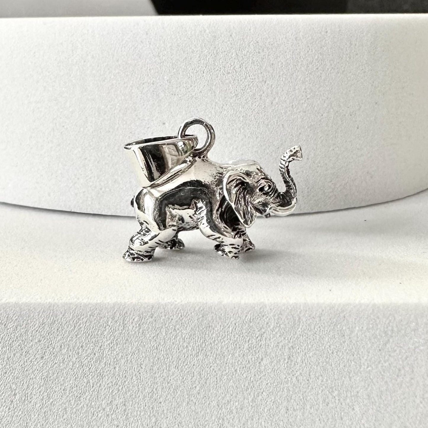 Elephant Thailand Wild Life Animal Pendant/Necklace