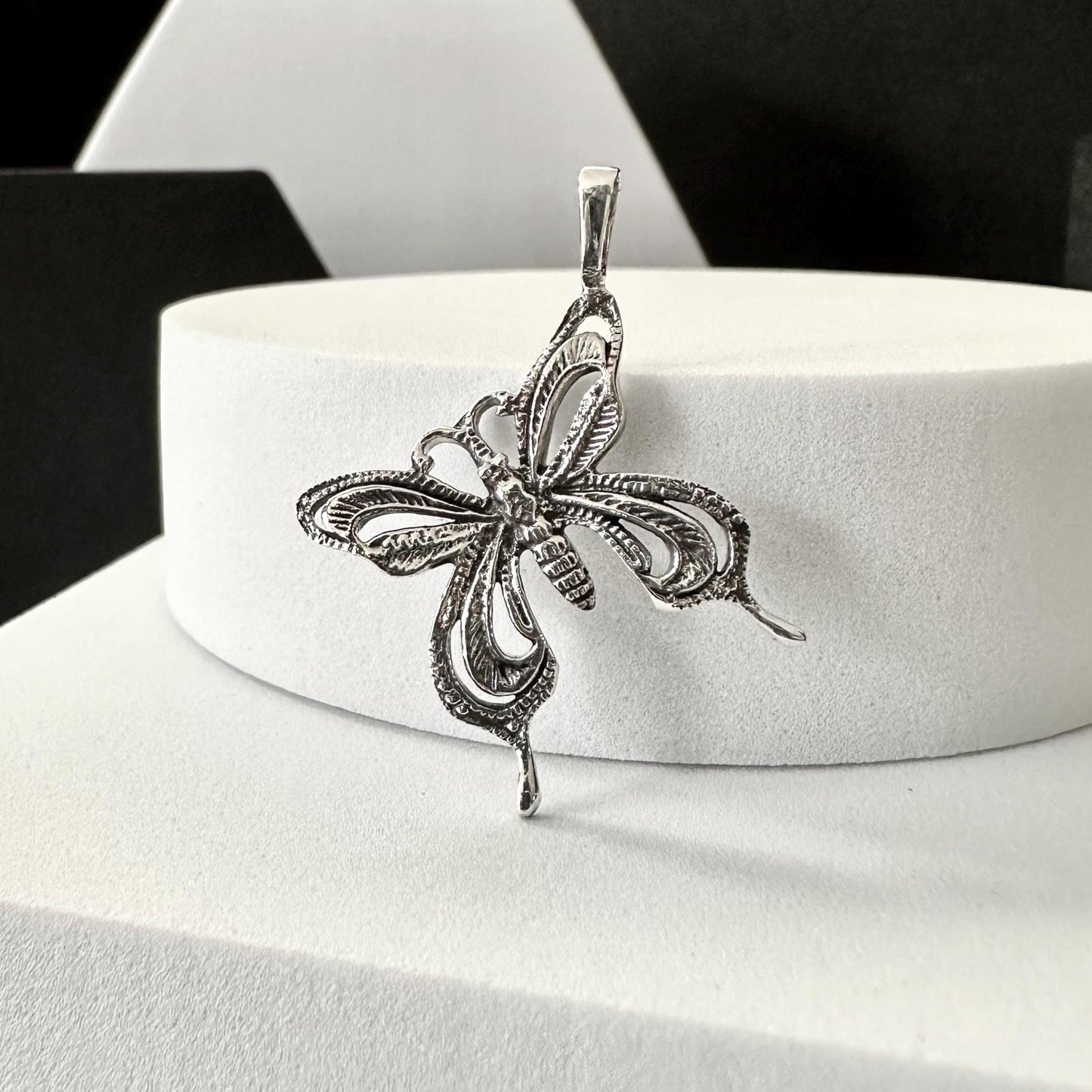 Butterfly Insect Monarch Women Pendant/Necklace