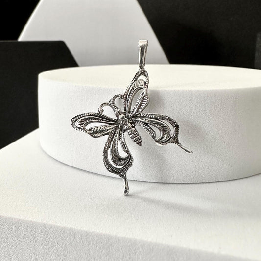 Butterfly Insect Monarch Women Pendant/Necklace