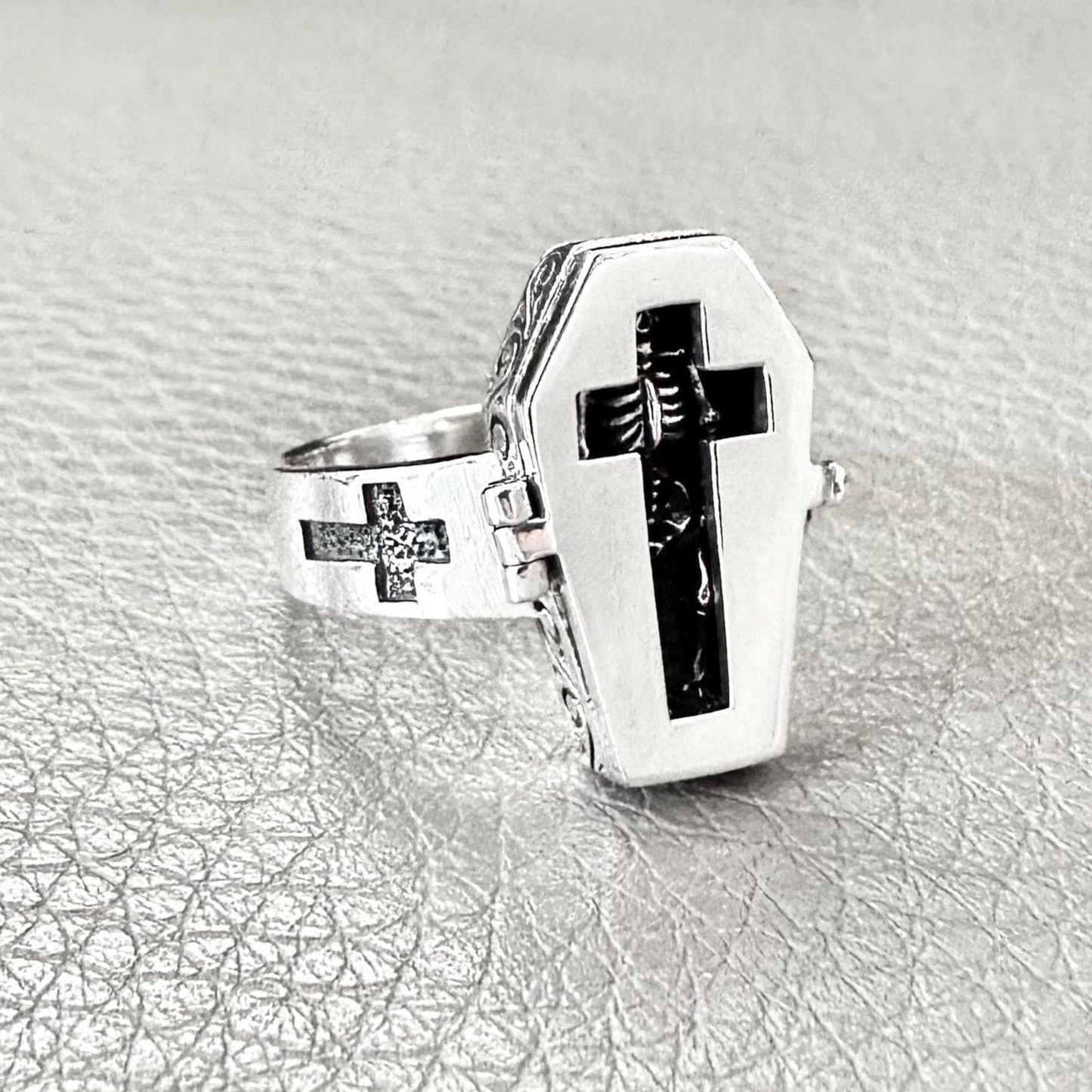 Cross Jesus Cross Gothic Skeleton Coffin Locket Ring