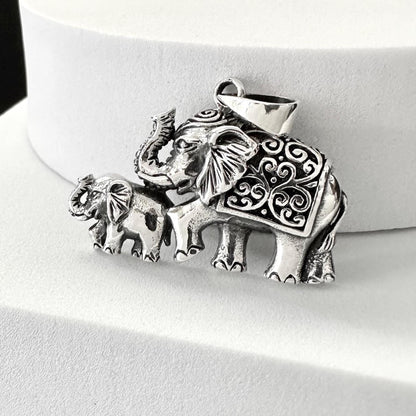 Elephant Thailand Wild Animal Pendant/Necklace