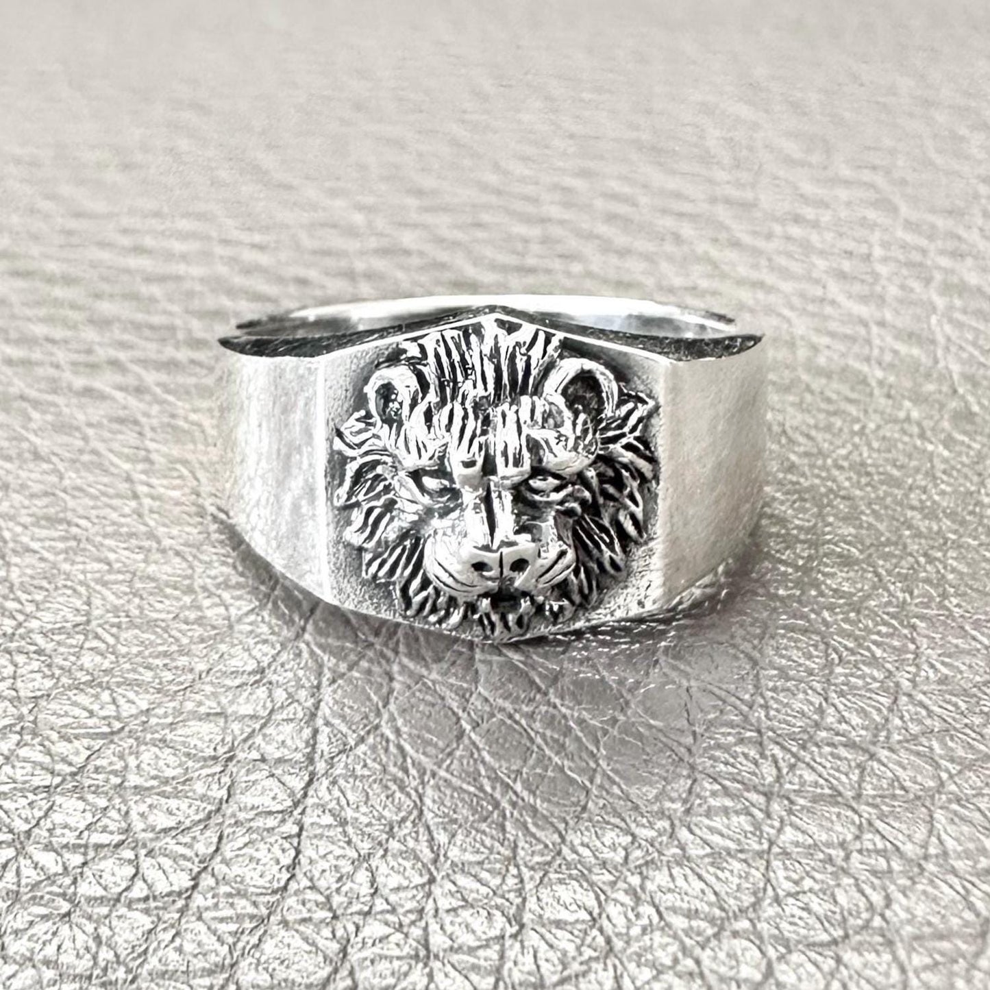 Lion Leo Zodiac King of Jungle Beast Signet Ring