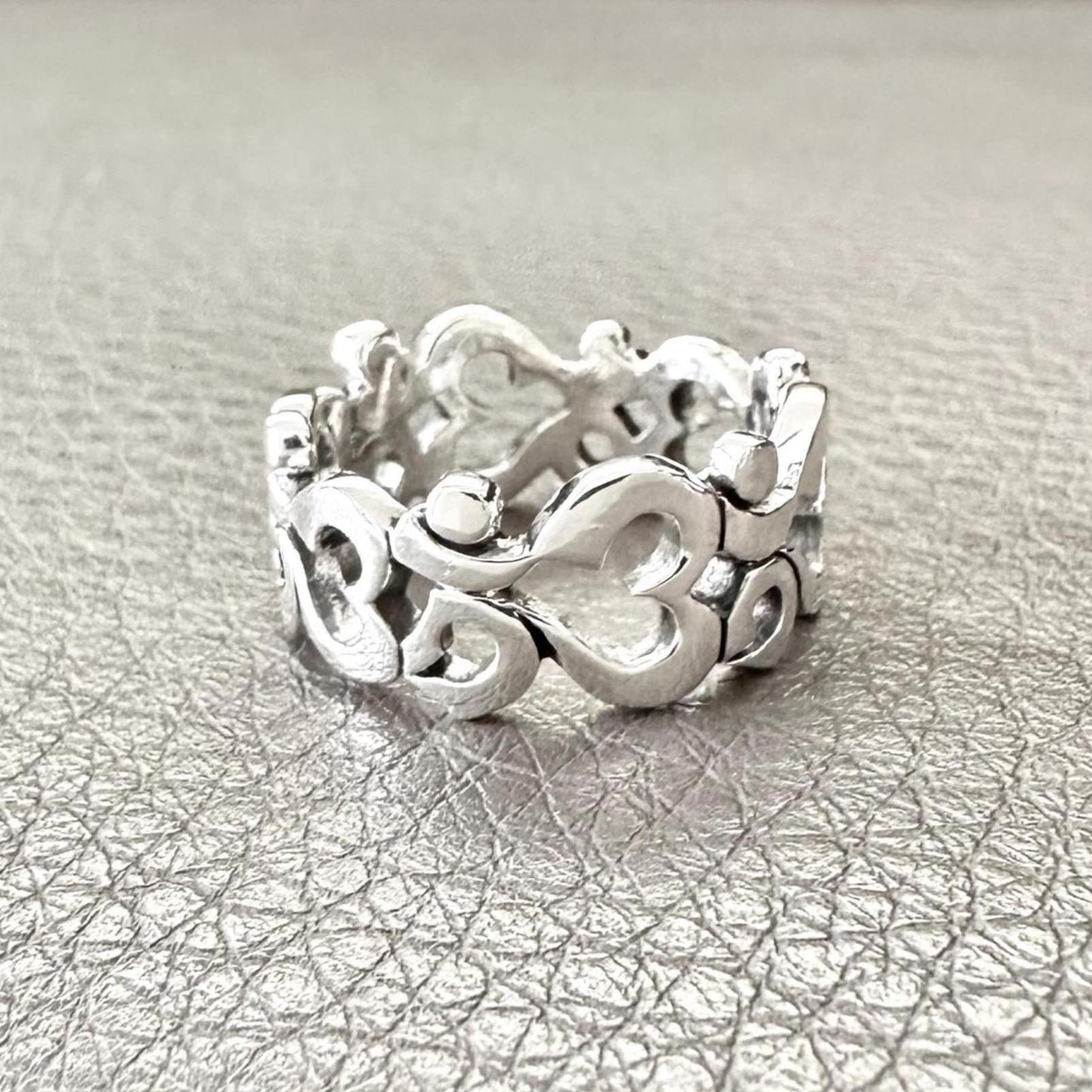 Ohm/Om Buddhism Hindi Symbol Sanskrit  Ring