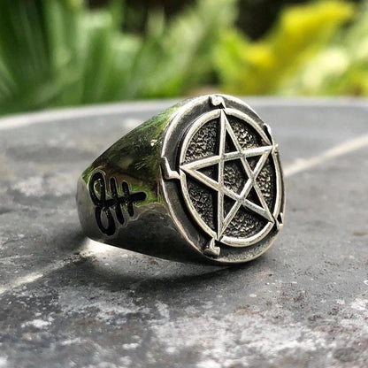 Pentagram Wiccan Leviathan Cross Pentacle Ring