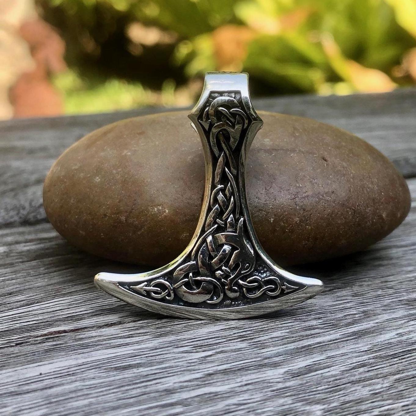 Thor's Hammer Viking Mjolnir Pendant/Necklace