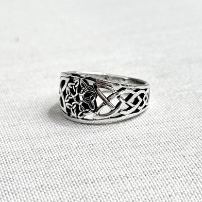 Triquetra Viking Celtic Knot Endless Infinity Ring