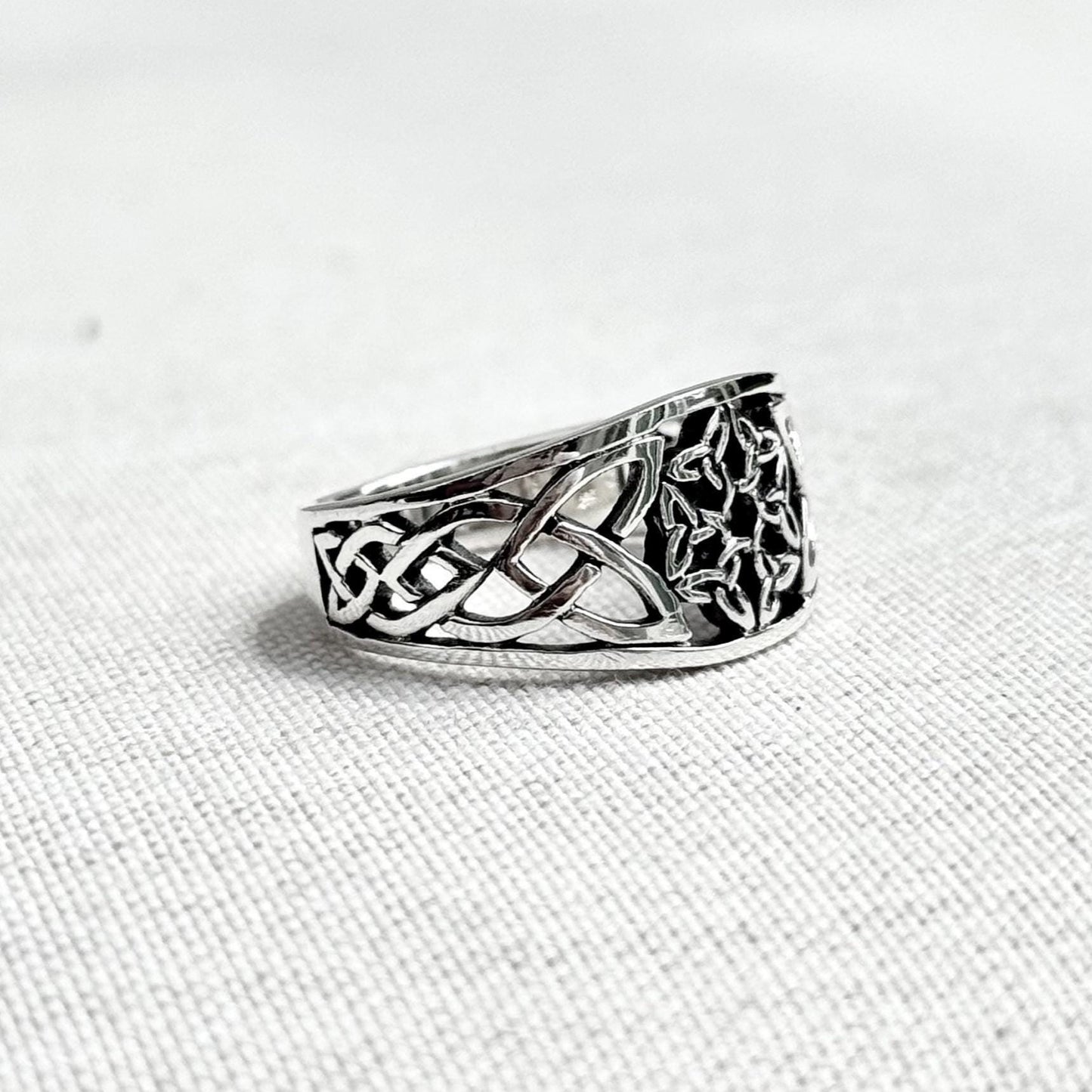 Triquetra Viking Celtic Knot Endless Infinity Ring