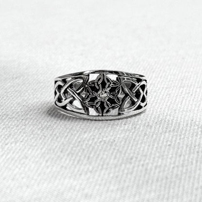 Triquetra Viking Celtic Knot Endless Infinity Ring