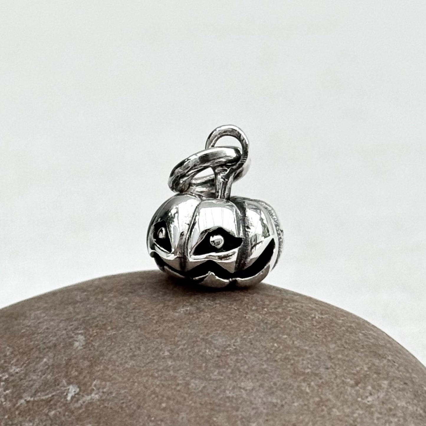 Jack O' Lantern Halloween Pumpkin Head Pendant/Necklace
