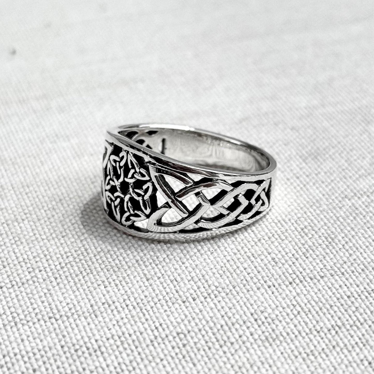 Triquetra Viking Celtic Knot Endless Infinity Ring