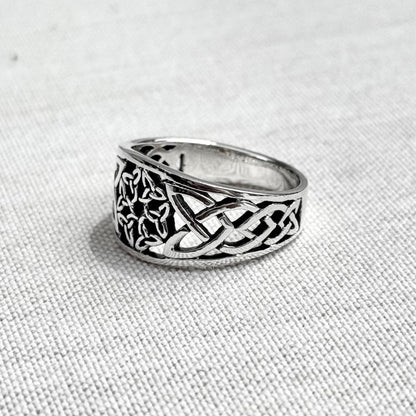 Triquetra Viking Celtic Knot Endless Infinity Ring