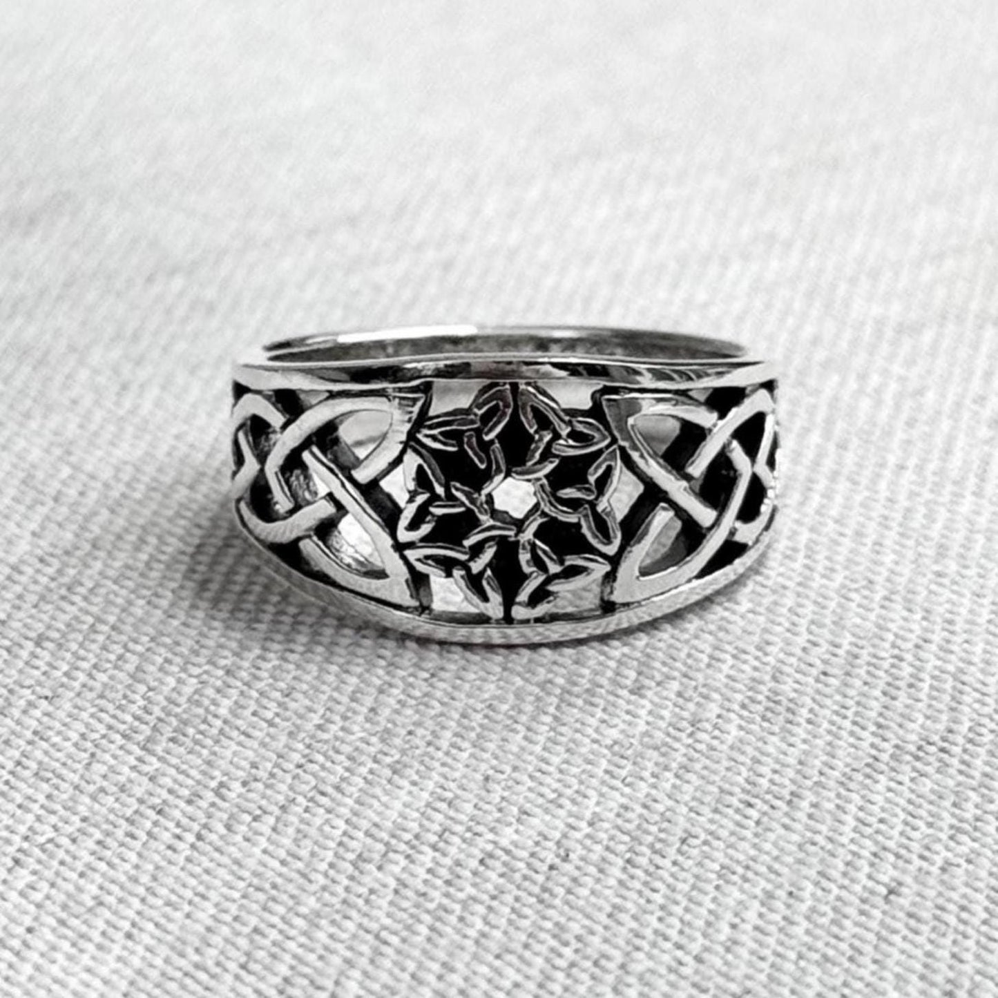 Triquetra Viking Celtic Knot Endless Infinity Ring
