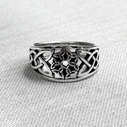 Triquetra Viking Celtic Knot Endless Infinity Ring