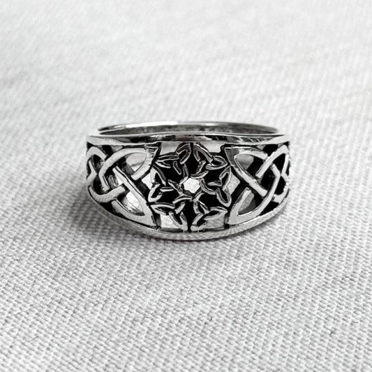 Triquetra Viking Celtic Knot Endless Infinity Ring