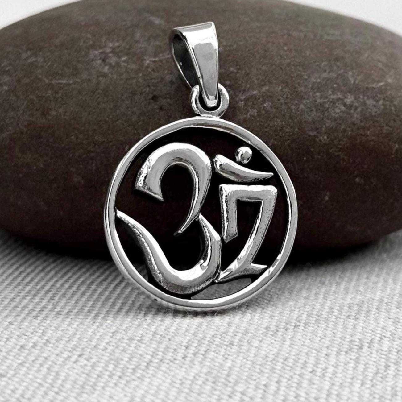 Ohm/Om Buddhism Hindi Talisman Swastika Pendant/Necklace