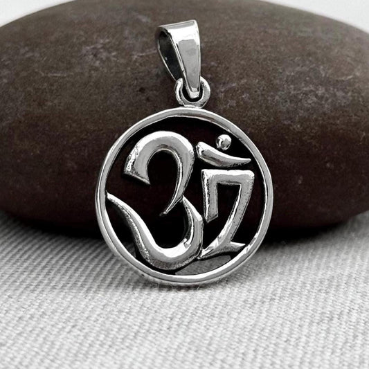 Ohm/Om Buddhism Hindi Talisman Swastika Pendant/Necklace