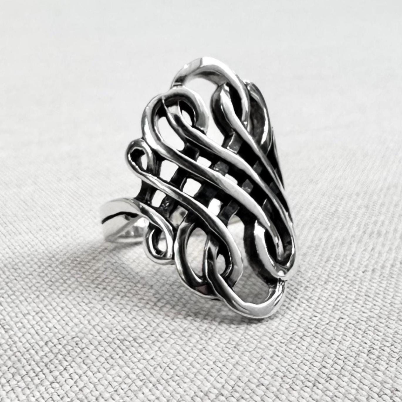 Infinity Spiral Wire Fashion Ring