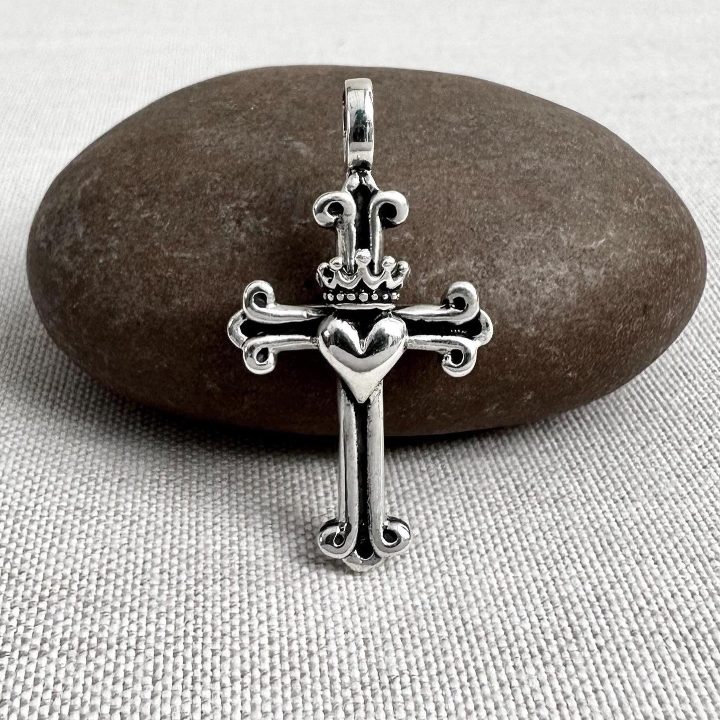 Sacred Heart Cross Christian Crucifix Pendant/Necklace