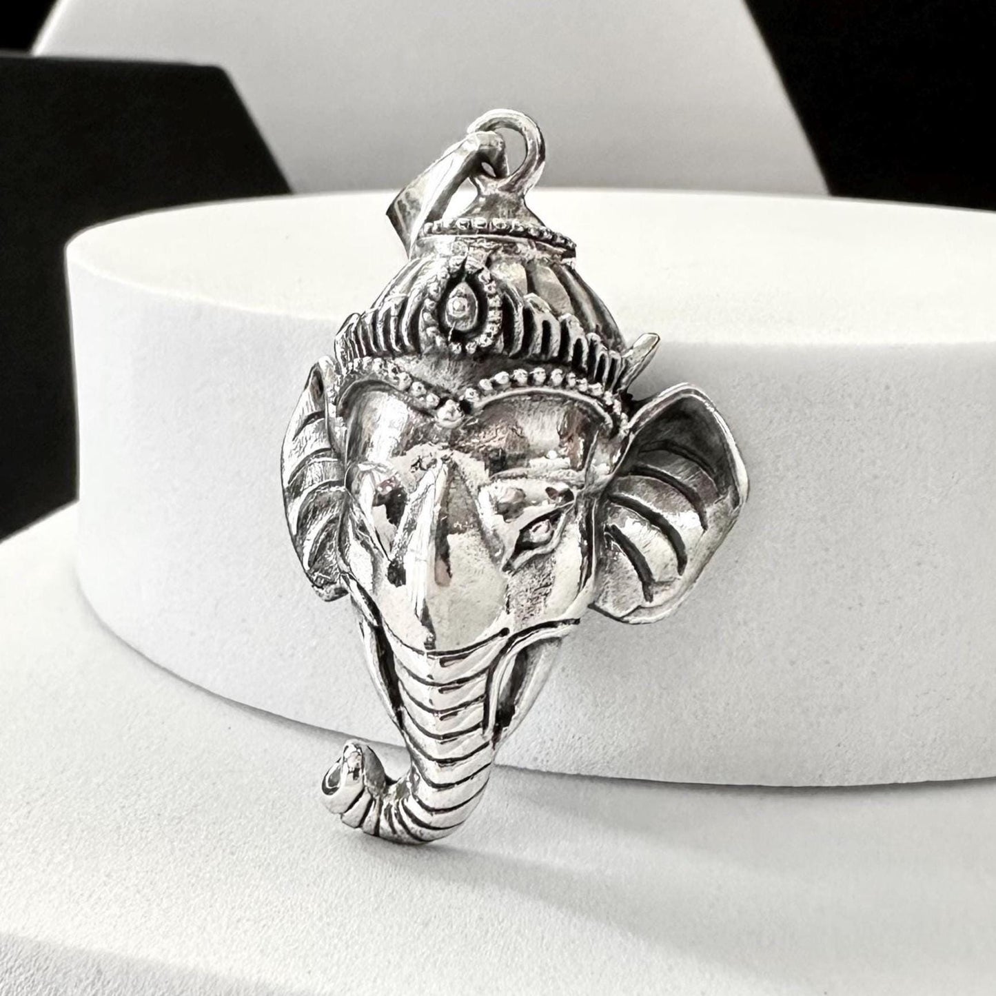 Ganesha Elephant God Ganapati Hindi Deity Pendant/Necklace