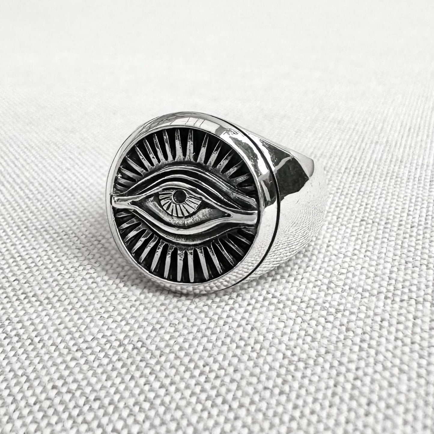 Egypt Eye of Horus Falcon God Ring