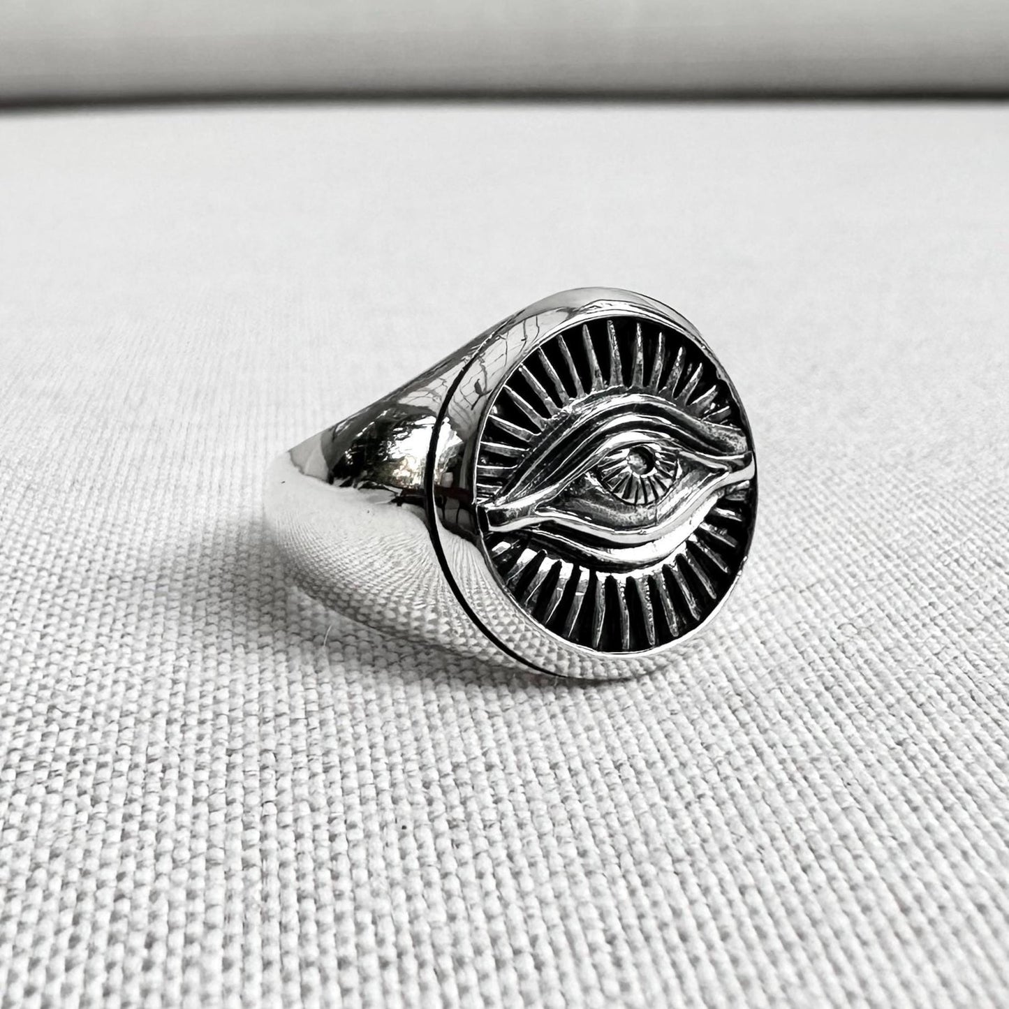 Egypt Eye of Horus Falcon God Ring