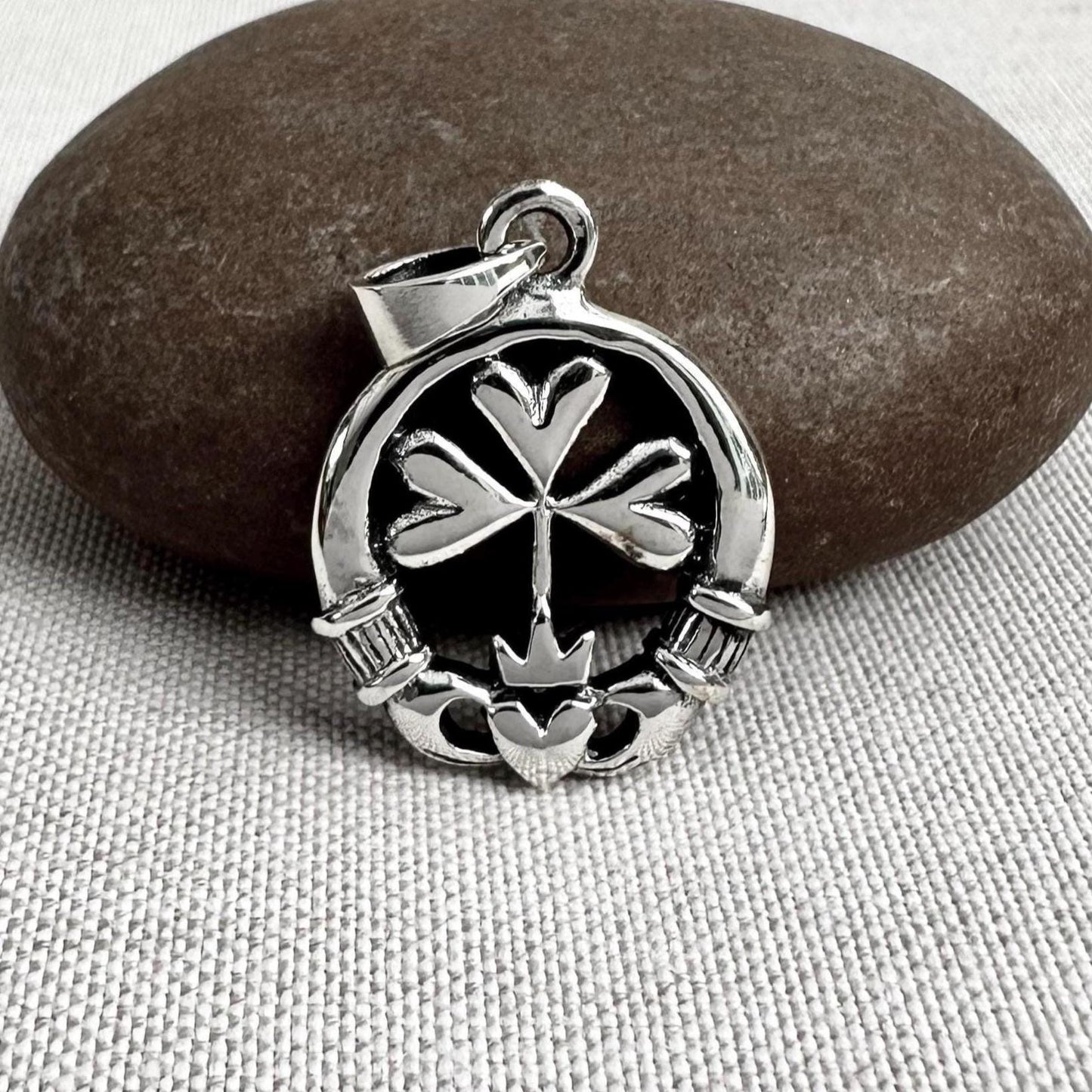 Claddagh Irish Heart Lucky Clover Pendant/Necklace