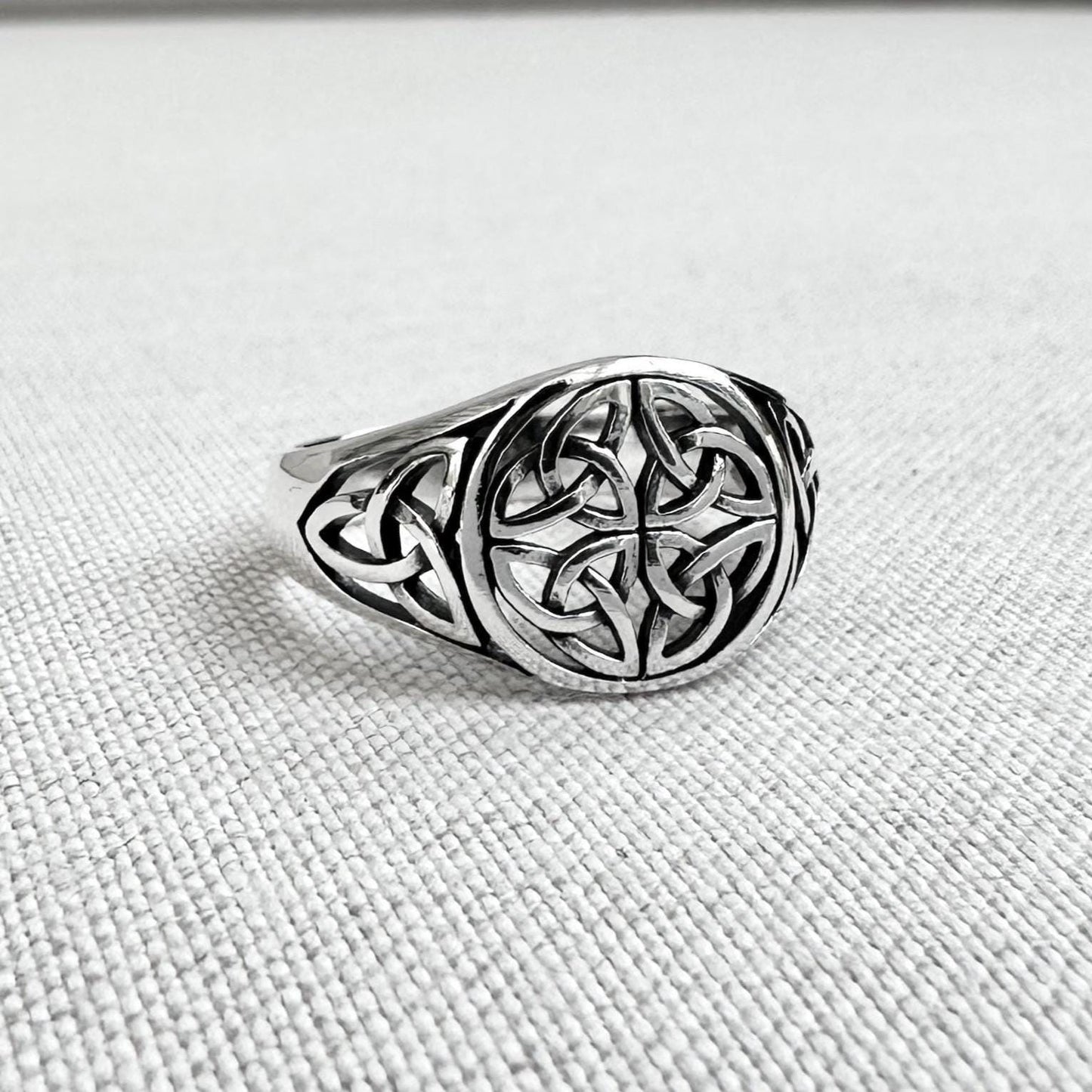 Shield Knot Viking Celtic Infinity Triquetra Ring