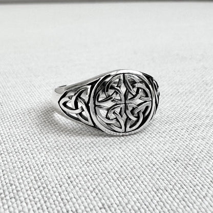 Shield Knot Viking Celtic Infinity Triquetra Ring