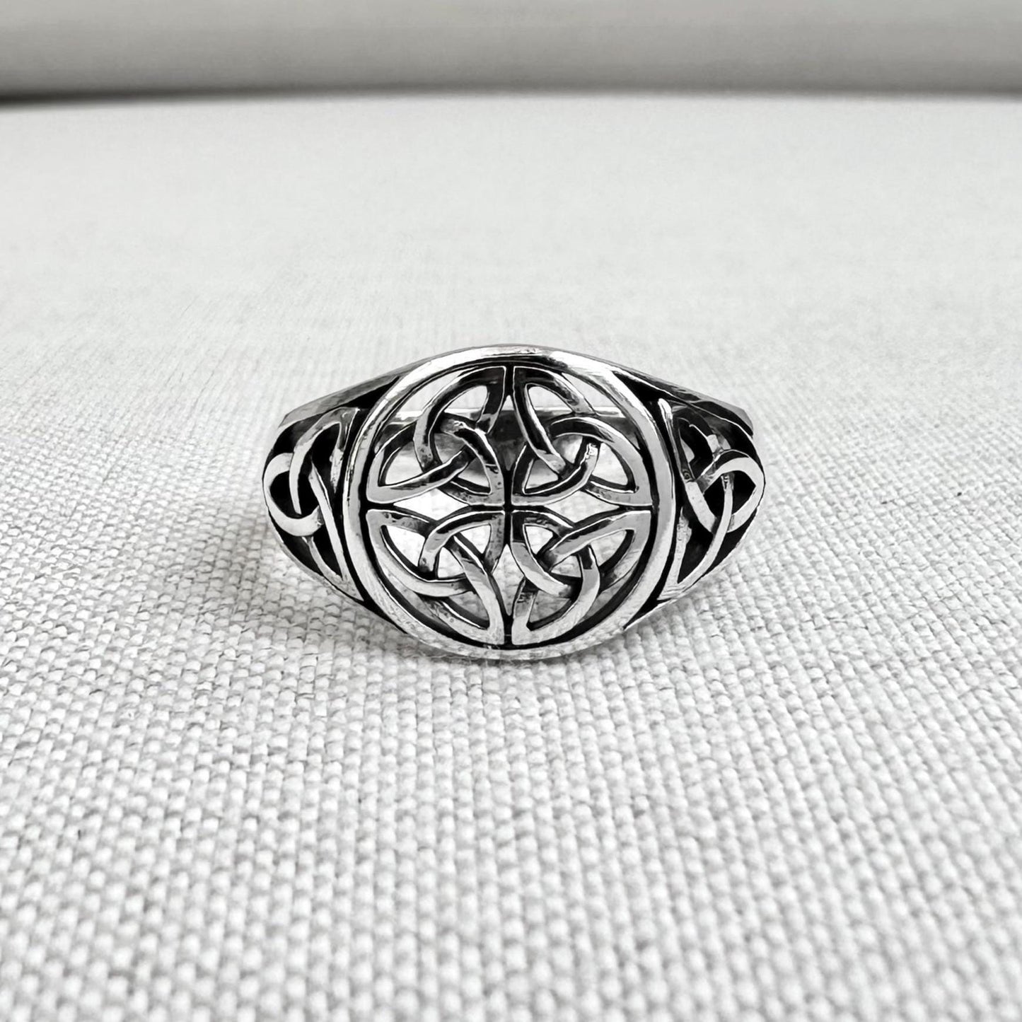 Shield Knot Viking Celtic Infinity Triquetra Ring