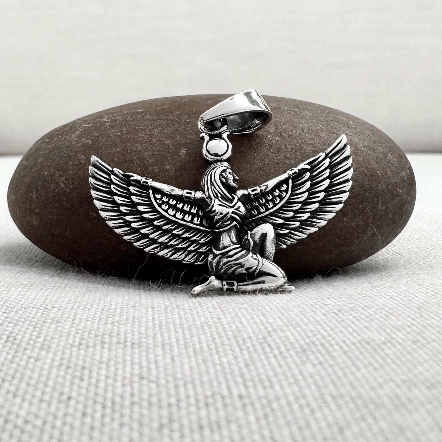 Isis Egyptian Goddess Amulet Pendant/Necklace