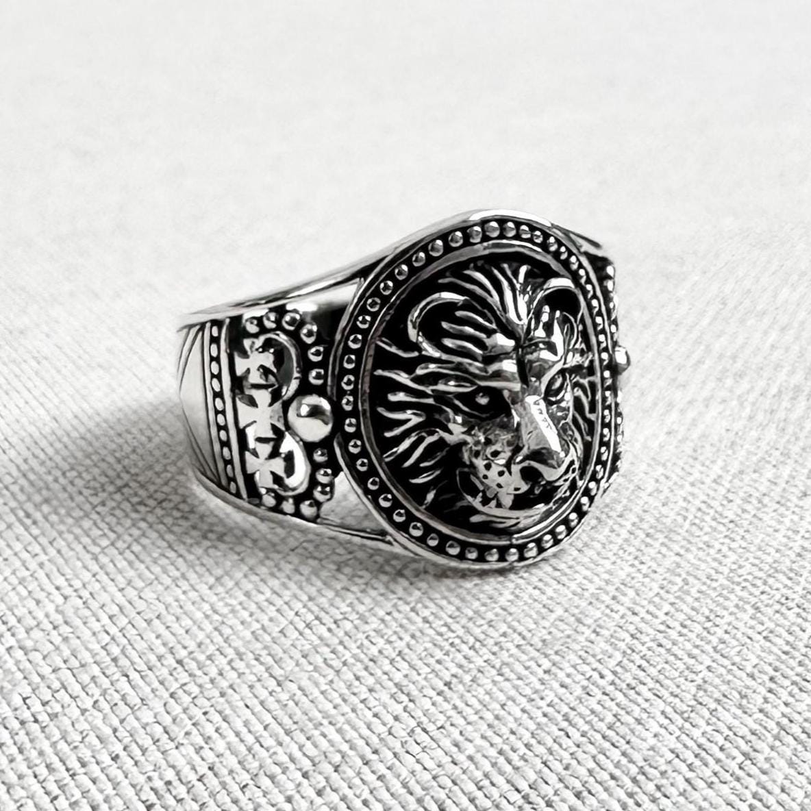 Lion King of Beast Leo Zodiac Ring