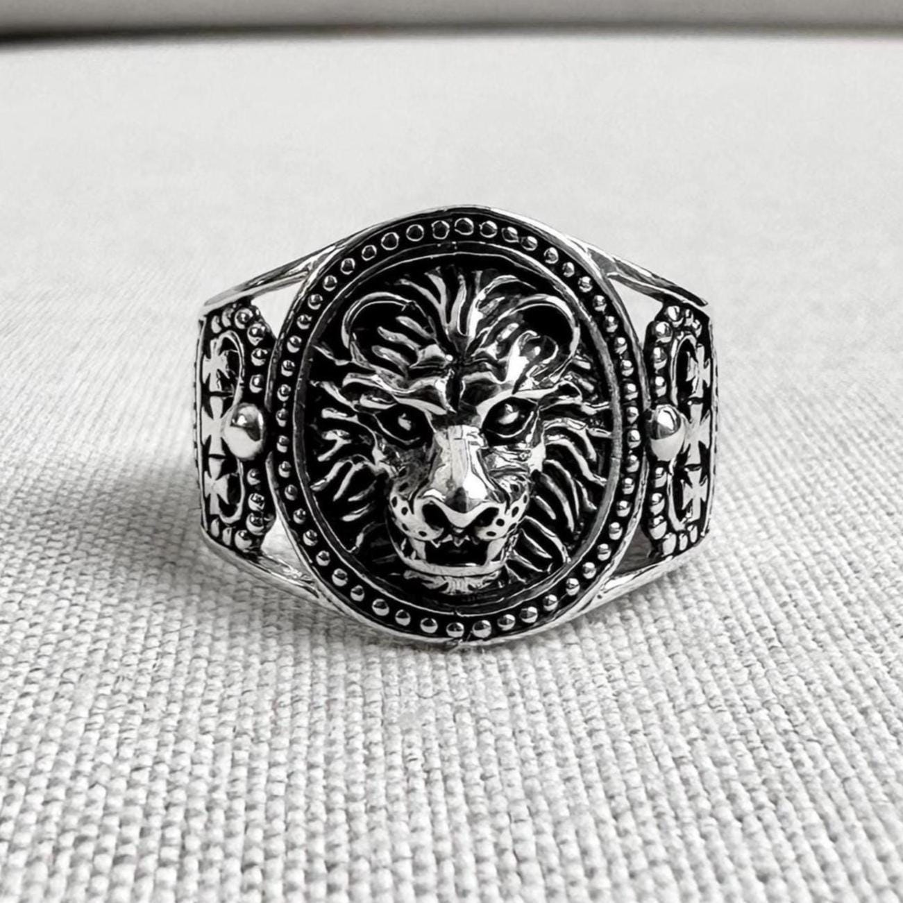 Lion King of Beast Leo Zodiac Ring