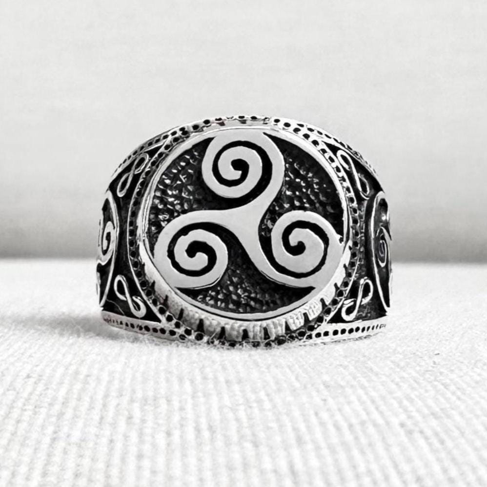 Triskelion Viking Celtic Knot Spiral Ring