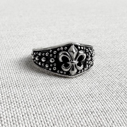 Fleur De Lis Musketeer Lily Flower Ring