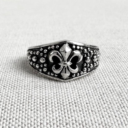 Fleur De Lis Musketeer Lily Flower Ring