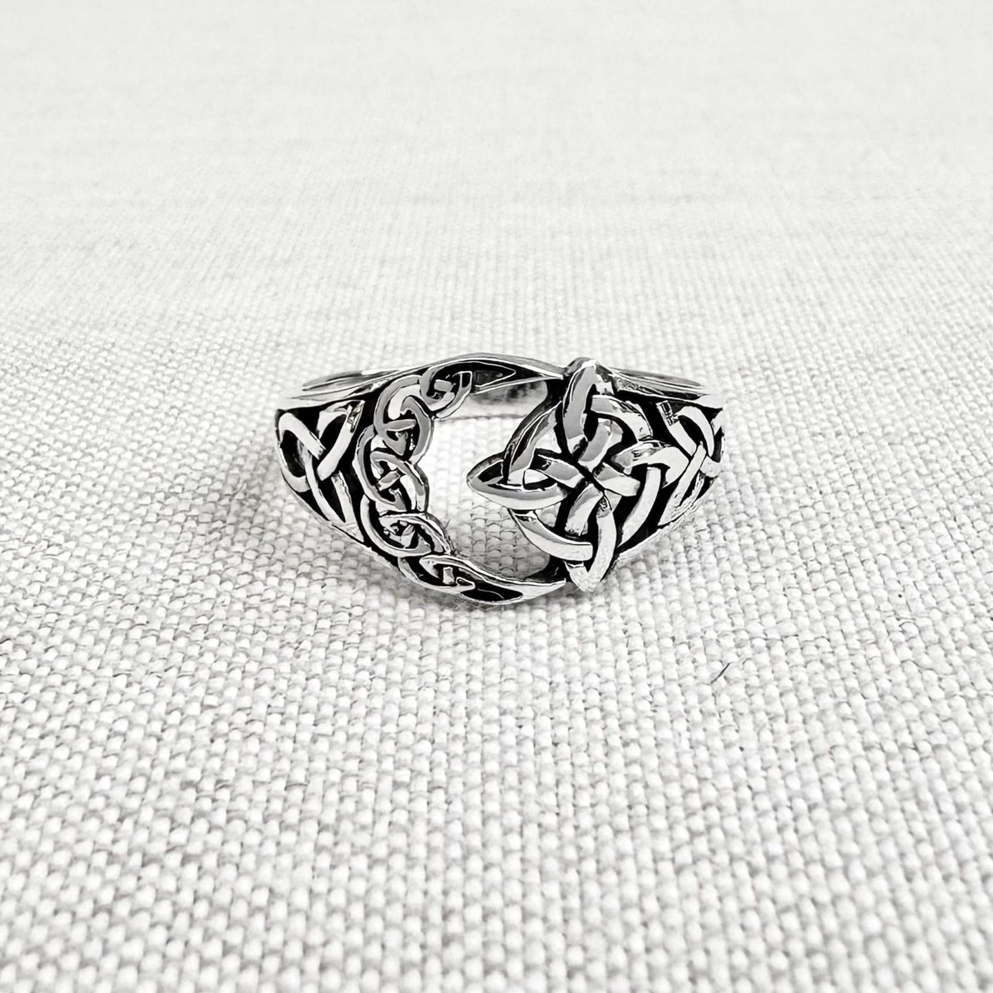 Witch's Knot Celtic Magic Wiccan Ring