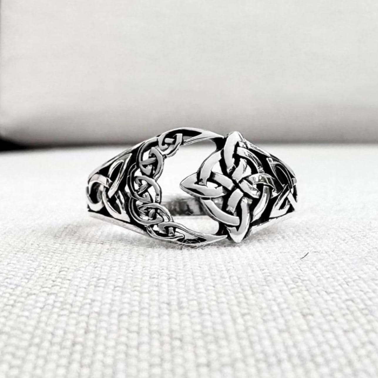 Witch's Knot Celtic Magic Wiccan Ring